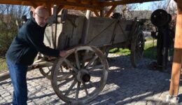 Dauerparkplatz für Ackerwagen