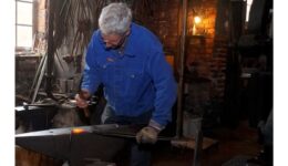 Wasserrad läuft und ist bezahlt