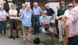 Internationale Reisegruppe im Eisenhammer: Infiziert vom „Mühlenvirus“